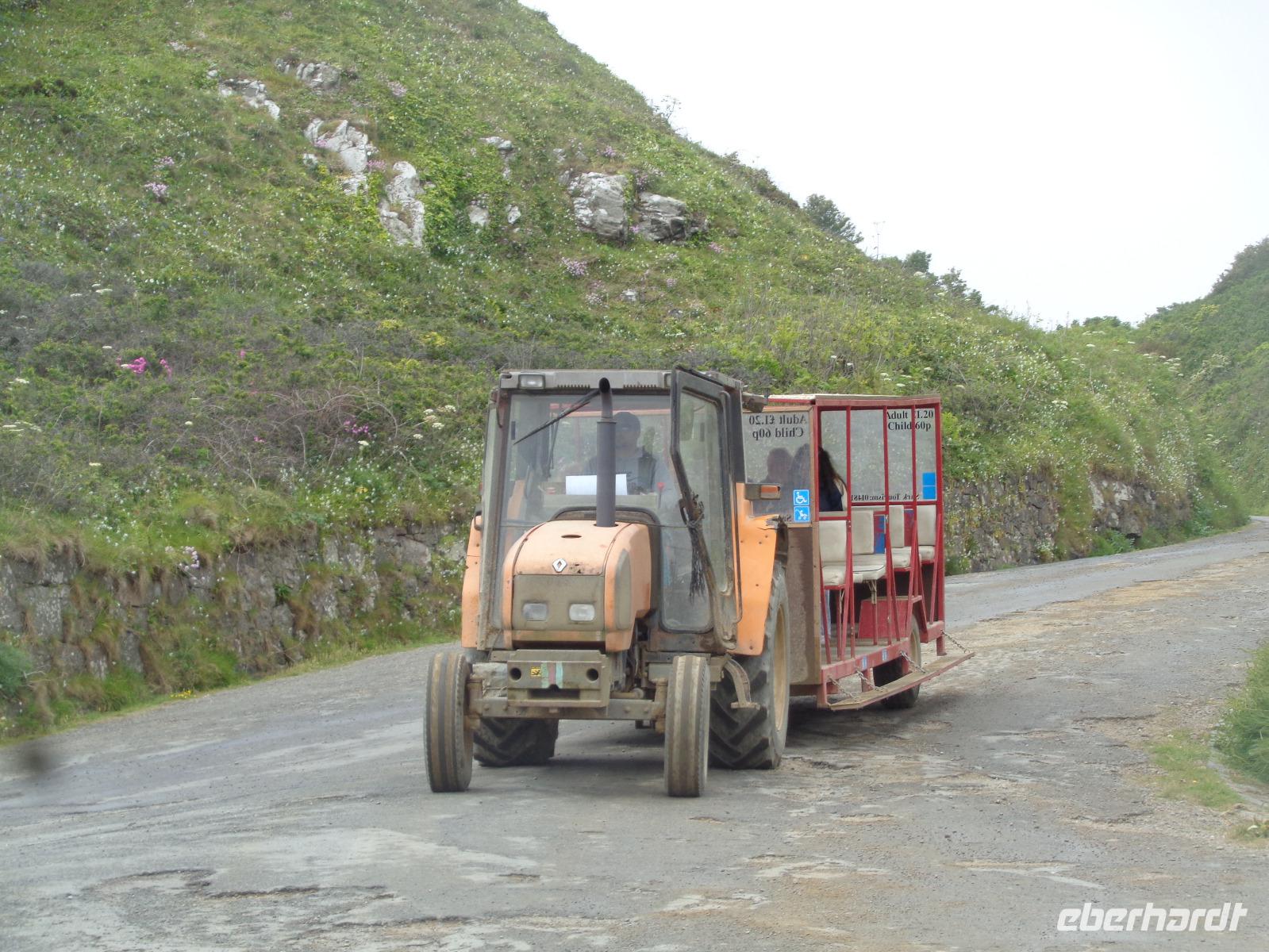 Sark - Auffahrt mit dem Traktor