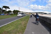 separater Radweg entlang der Uferpromenade der St. Aubin´s Bay