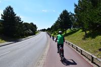 manchmal auf separaten Radwegen entlang der Straßen