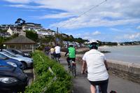separater Radweg entlang der Uferpromenade der St. Aubin´s Bay