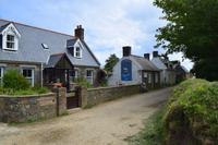 die typichen Häuser von Sark sind noch keiner