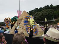   geschmückte Wagen zum Blütenfest