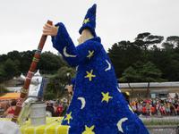   geschmückte Wagen zum Blütenfest