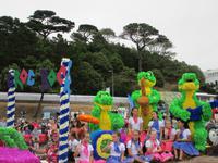   geschmückte Wagen zum Blütenfest