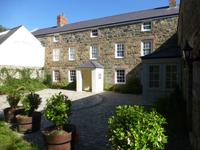 Typisches Granit-Cottage auf Sark