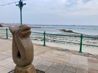 Gezeitenpool vor dem Hotel Ommaroo