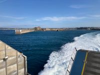 Überfahrt nach Guernsey vorbei am Elizabeth Castle