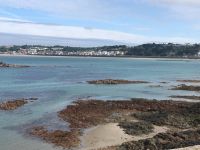 Strand um Elizabeth Castle.jpeg