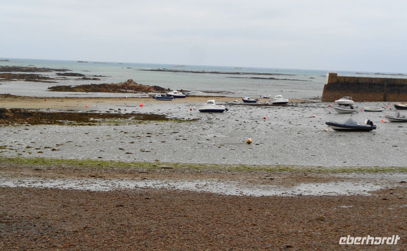 Jersey - Gorey Hafen bei Ebbe
