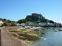 Gorey mit Mont Orgueil Castle
