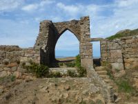 Von Grosnez Castle steht kaum noch etwas. Gut gesichert von drei Seiten, bot sie jedoch zu wenig Platz im Innern für die Verteidiger und hatte keine eigene Wasserversorgung
