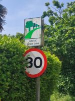 Ende der Green Lane - Fußgänger und Fahrradfahrer haben hier Vorfahrt