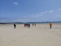 Stürmischer Strandspaziergang von St. Aubin nach St. Helier