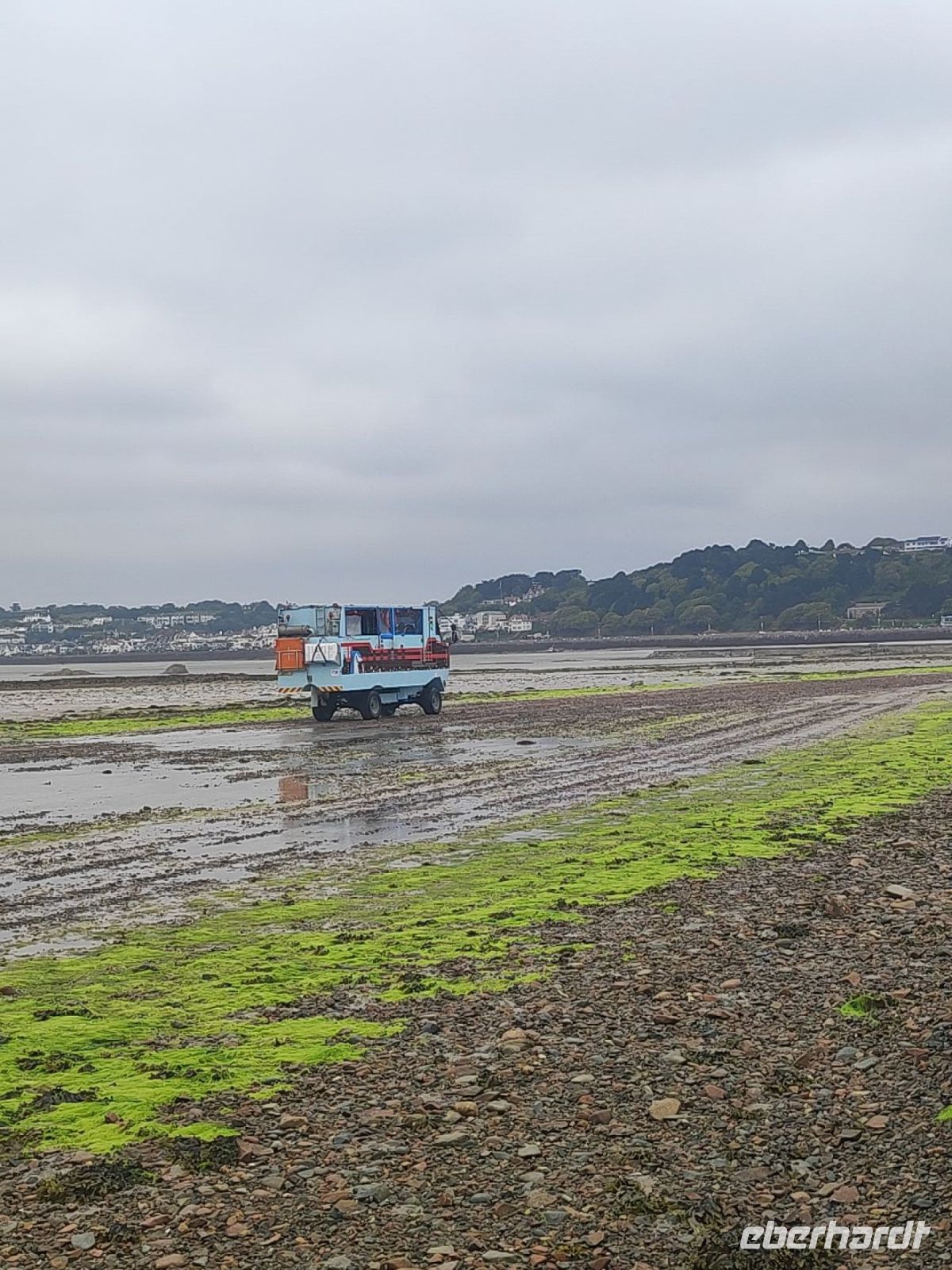 Amphibien Fahrzeug welches zwischen der Fährstation und dem Elizabeth Castle verkehrt