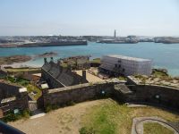 Blick von Elizabeth Castle über Paradeplatz auf St. Helier