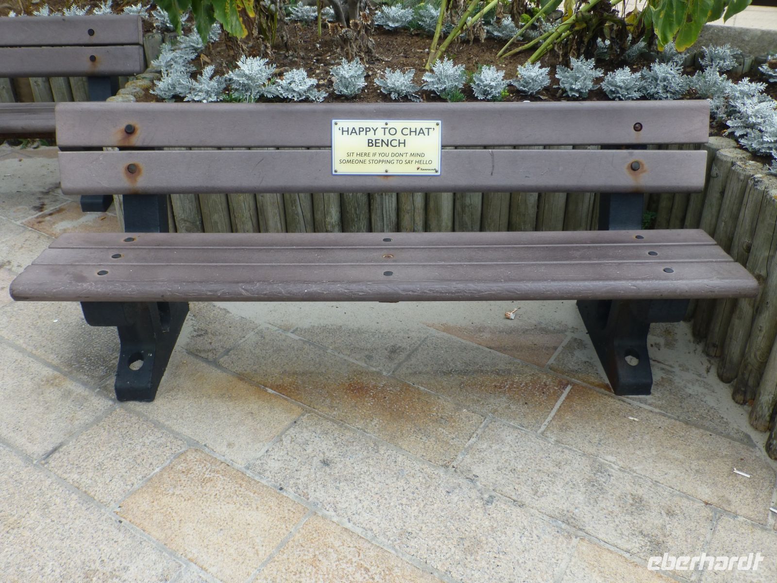 Die Bank lädt zum Plaudern ein.