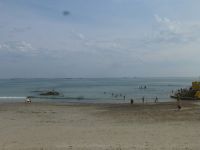 Nun ist der Pool fast voll, doch das Wasser steigt noch höher. Den dritthöchsten Tidenhub über neun Meter können wir nun täglich beobachten.