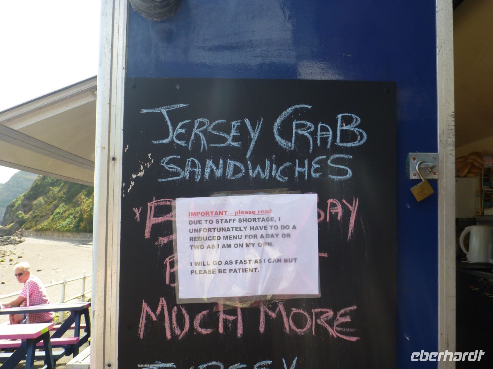 Wobei der Mangel an Arbeitskräften auch dieses kleine Paradies nicht verschont.