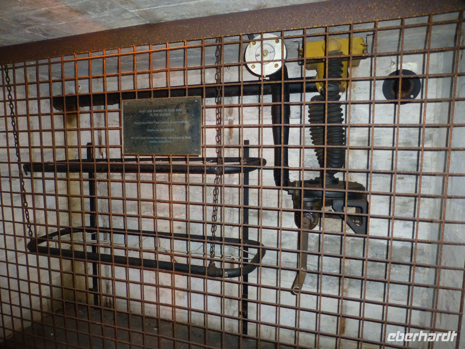 Und auch hier hat die deutsche Wehrmacht einen Bunker gebaut ...