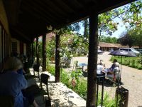 Nach dieser Geschichtsstunde tut eine Stärkung im netten Café gut. 