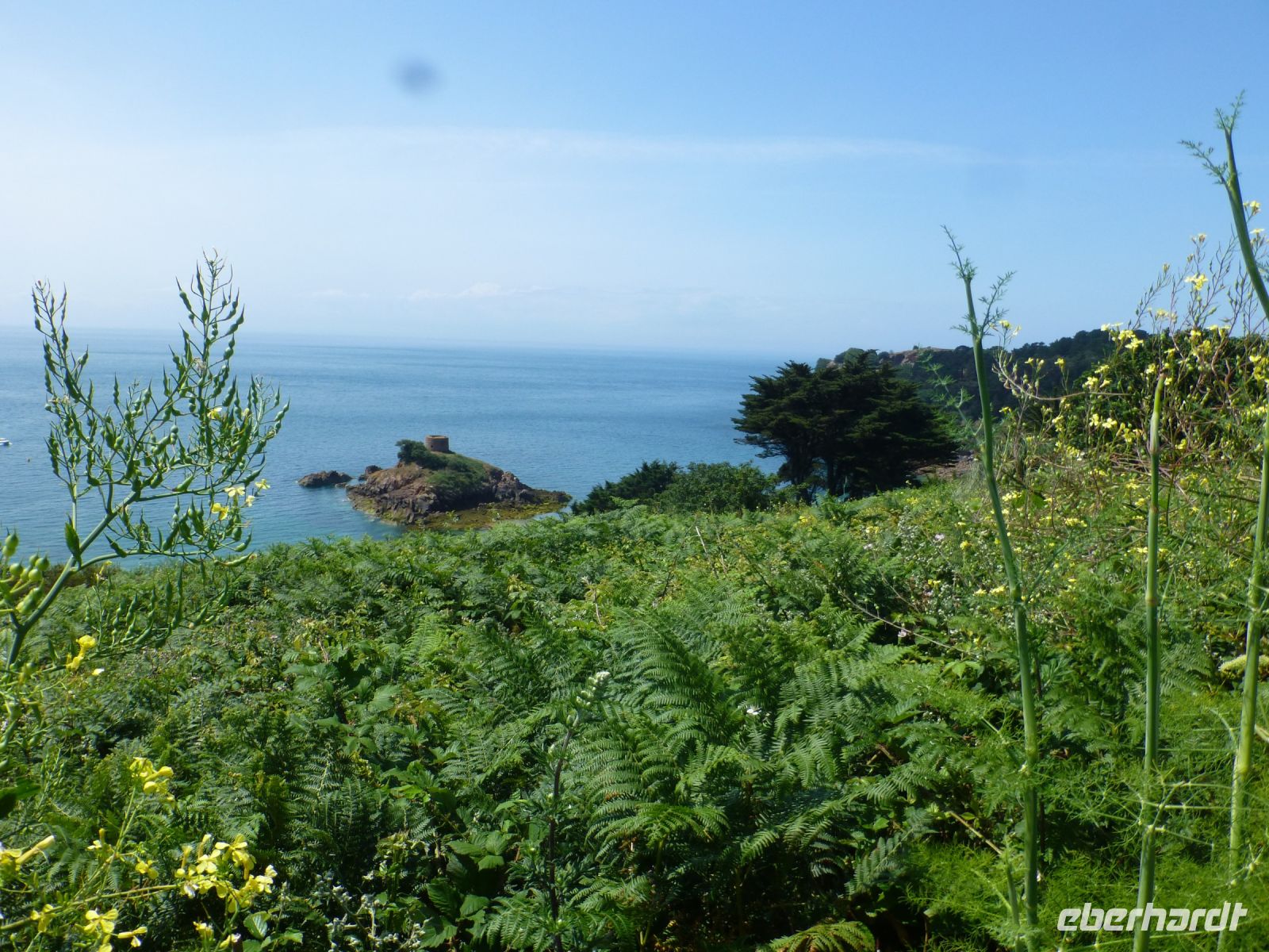 In Portelet Bay machen wir im gleichnamigen Inn eine Pause.