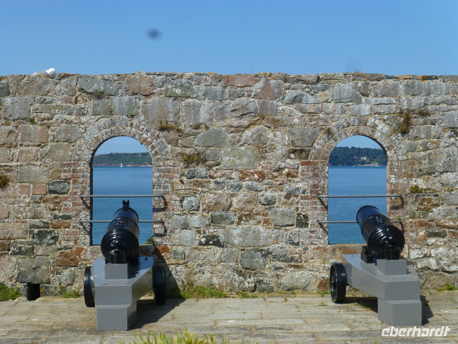 Eine Bilderbuchfestung mit allem, was dazu gehört.
