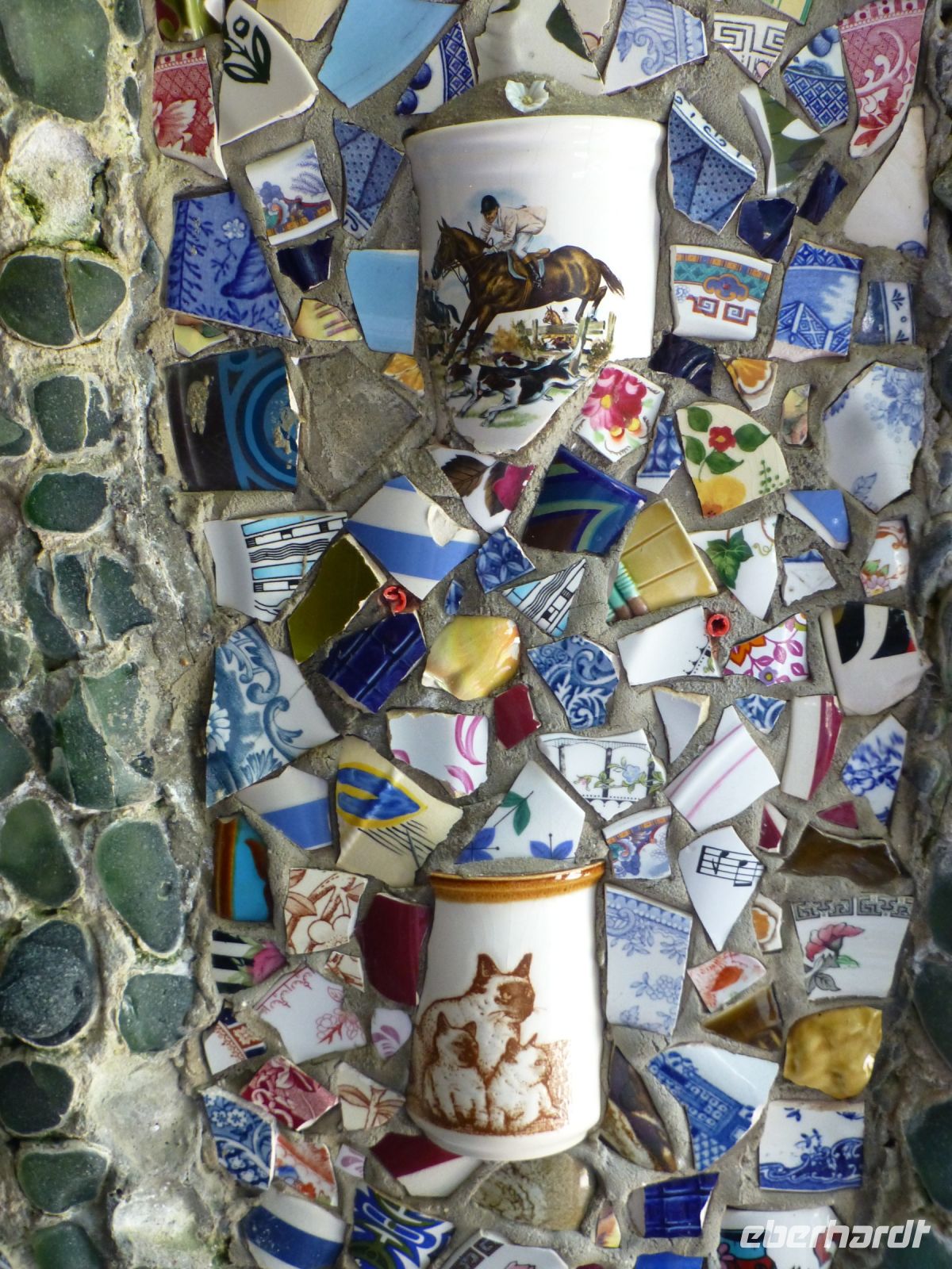 Wedgewood liefert das Arbeitsmaterial und so kommen  zwei Leblingsthemen der Briten zu neuen Ehren.