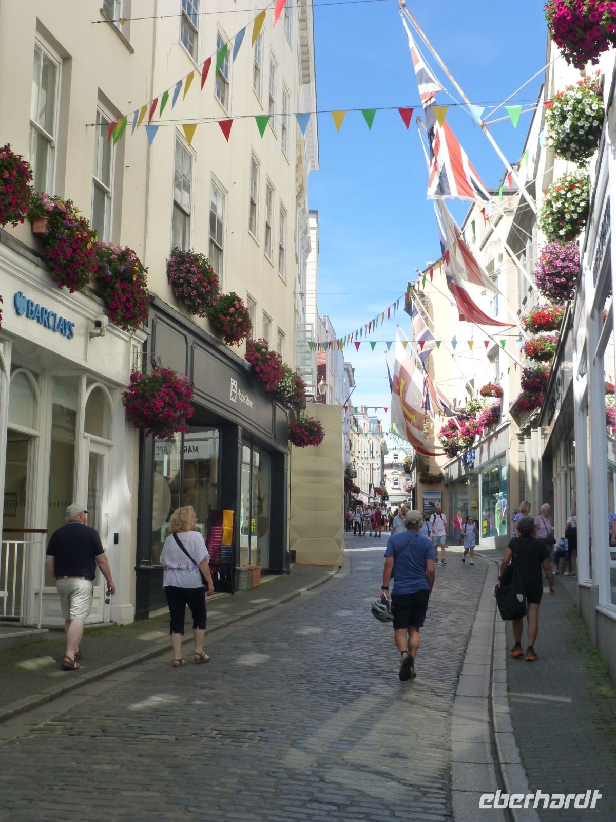 Die Innenstadt von St. Peter Port ist Fußgängerzone und lädt zum Flanieren ein.
