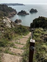 100 Stufen rauf zum Küstenpfad