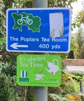 Auf der alten Eisenbahnstrecke wandern wir zurück nach St. Aubin - Radweg