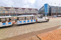 Der Petit Train in St. Helier - mit dem Minizug kann man bis St. Aubin fahren