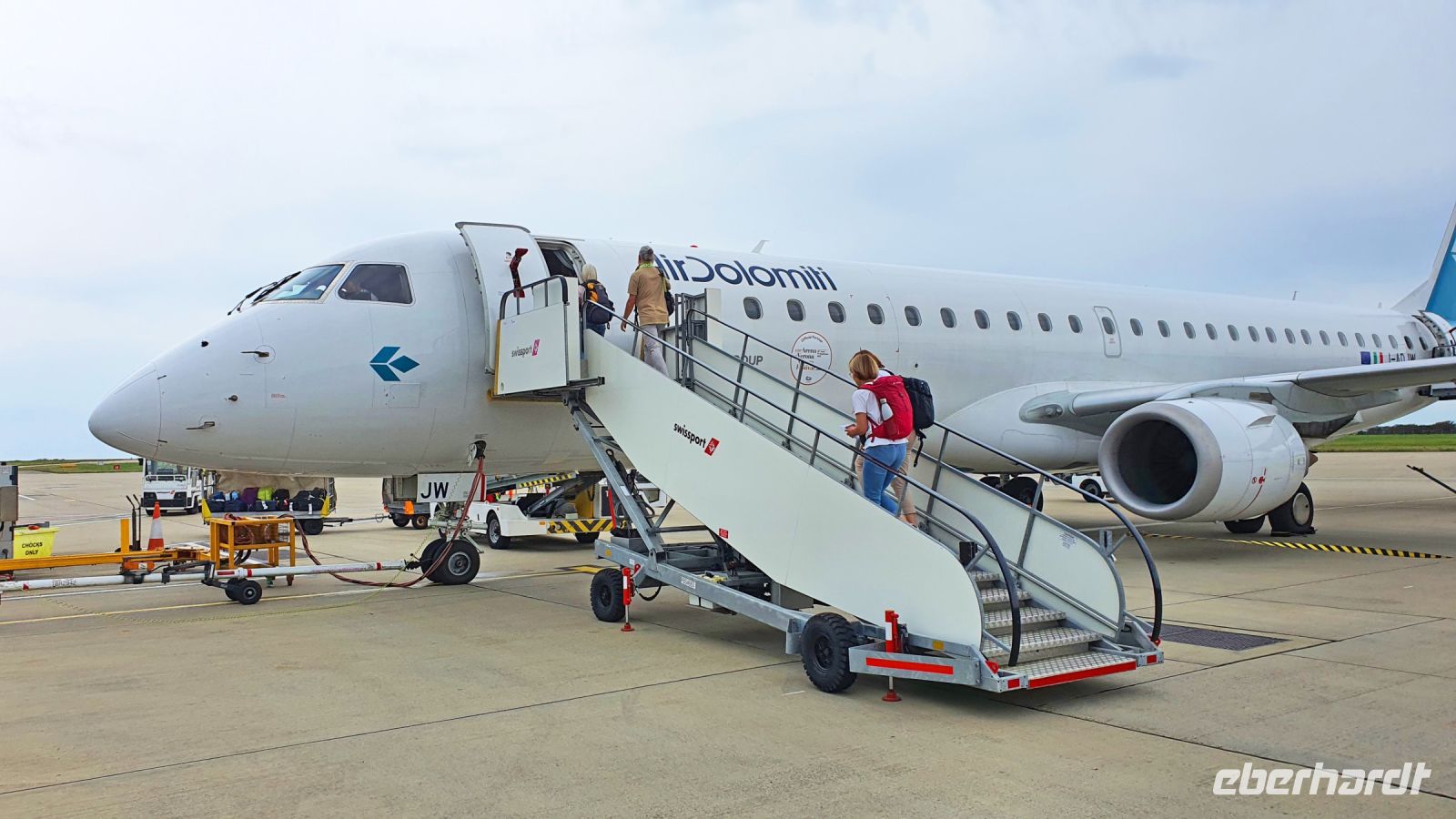 Boarding am Flughafen Jersey - Rückflug nach München mit Air Dolomiti