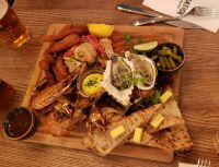 Fischplatte für zwei im White Horse Pub & Restaurant. Lecker!