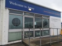 Etwas bescheidend - Flughafen Jersey