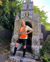 Großer Ken und kleine Kirche