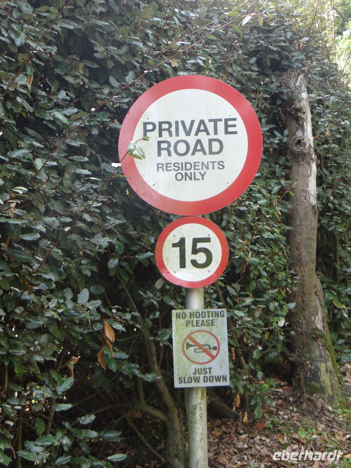 St. Brélade, mehr Hinweise, zu entschleunigen, sind kaum möglich.