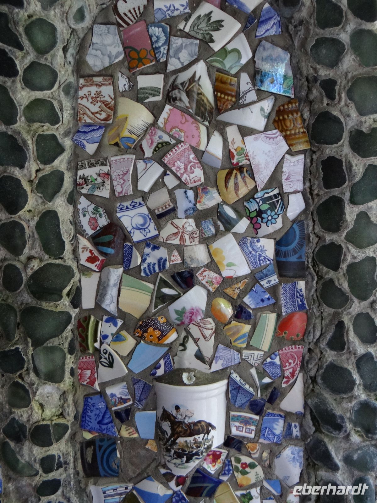 Guernsey, the Little Chapel, Wedgewood lieferte das Arbeitsmaterial