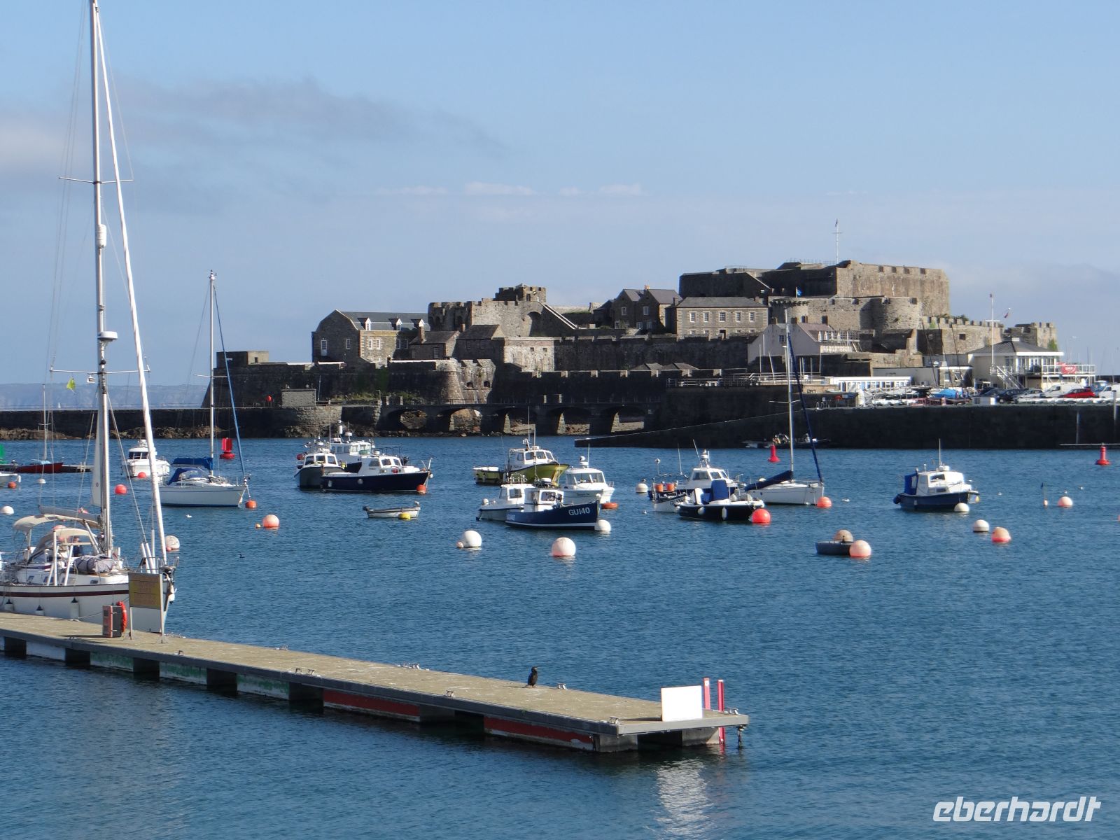 Guernsey, St. Peter Port, Blick zum Castle Cornet.
