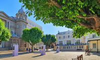 Stadtbummel in St. Helier - Royal Square &ndash; &copy; Kristin Weigel (Eberhardt TRAVEL)
