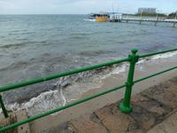 sogar der Pool ist überflutet