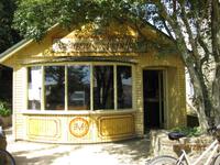 Die kleinen Boulangeries laden zu einem Kaffee ein