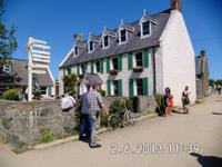 Geschäftigkeit auf der Main Road auf Sark