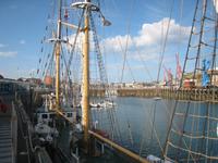 Fährhafen St:helier bei Ebbe