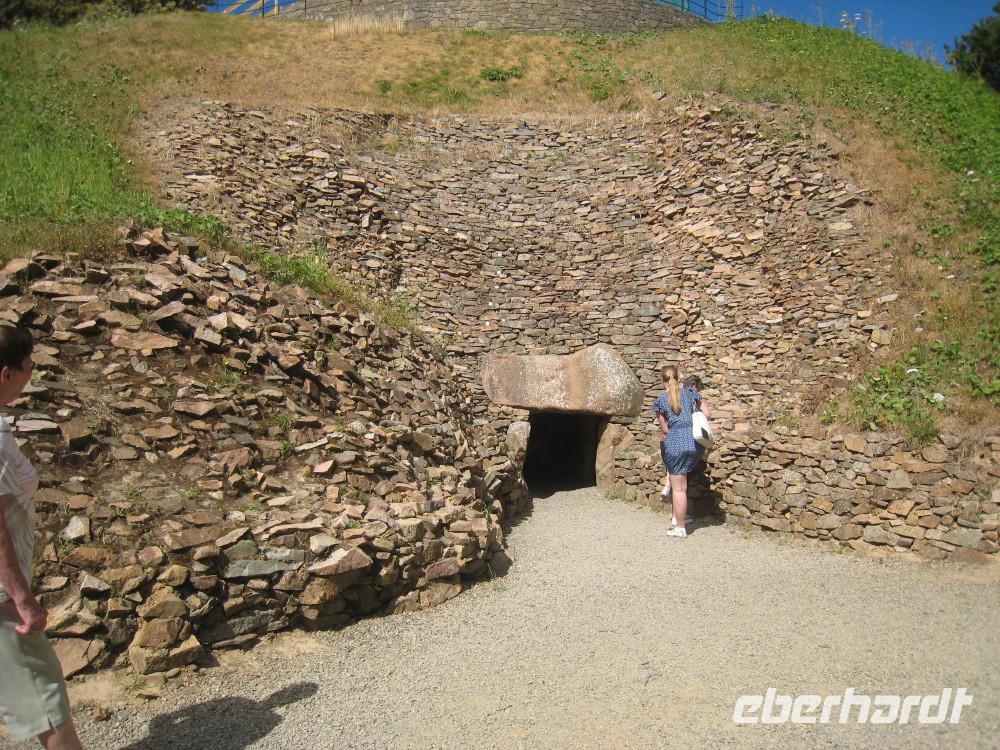 Eingang zum Ganggrab La Hougue Bie Jersey