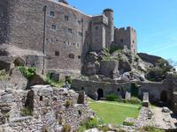 Jersey-Gorey Castle-mittlerer Burghof