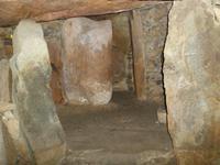 Im Inneren des Dolmens 