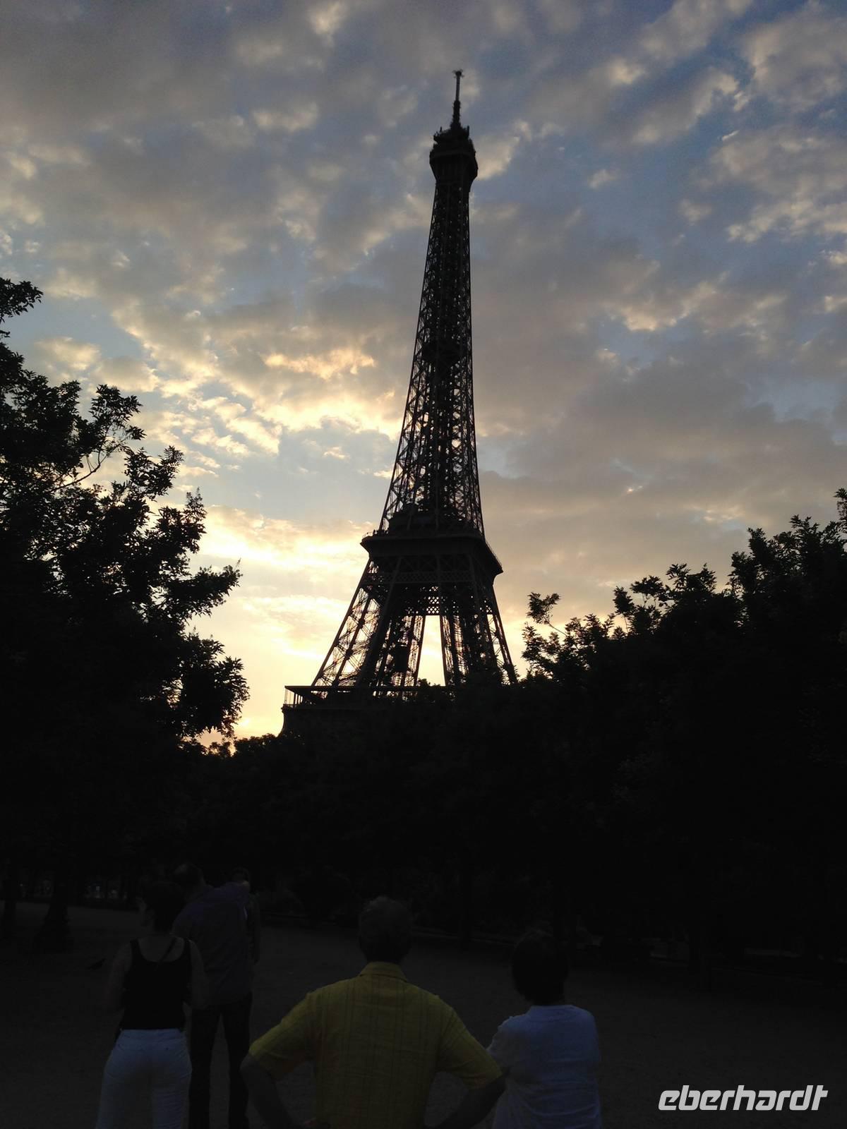 Stadtrundfahrt Paris - Fotostopp am Eifelturm