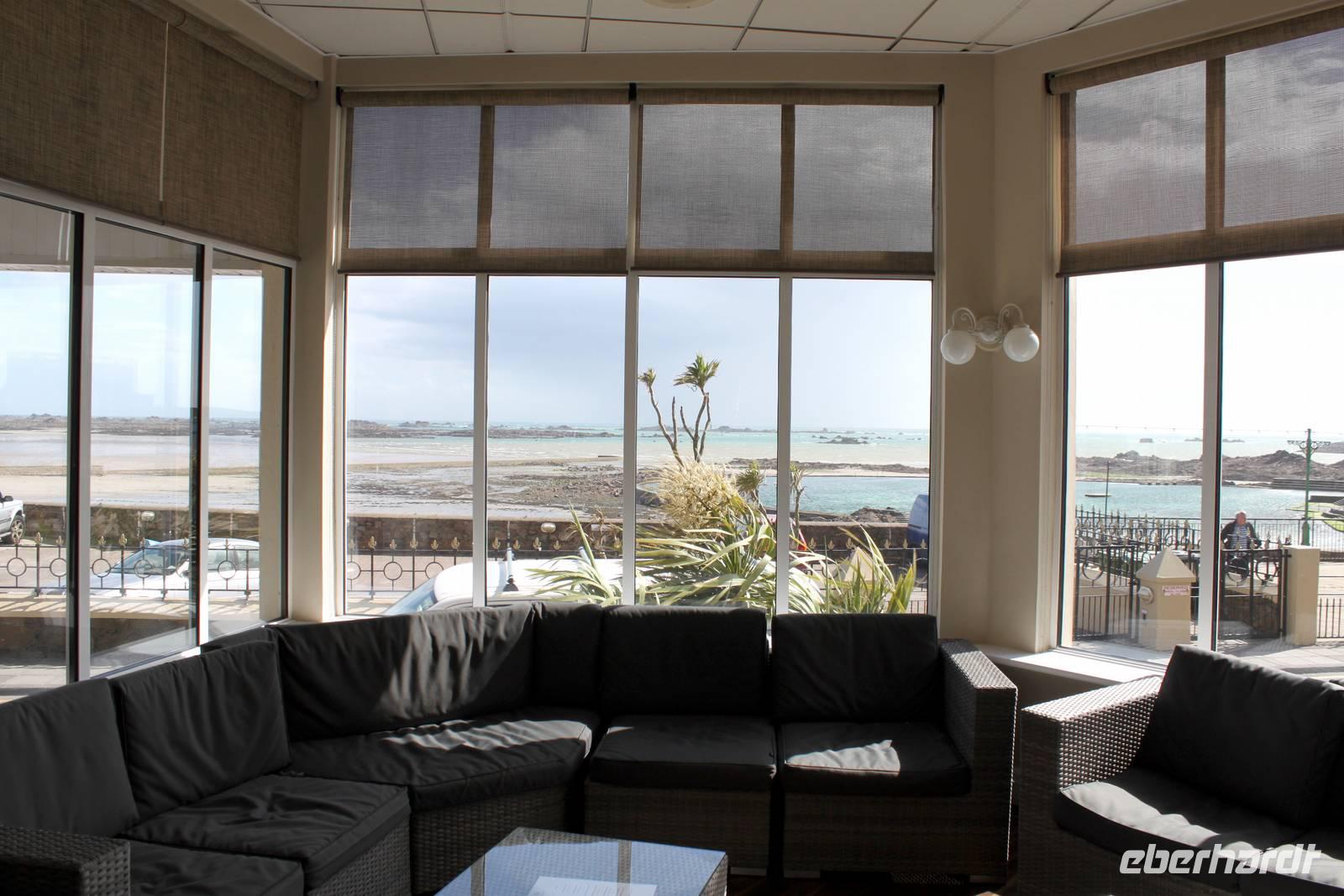 Auf Jersey, Blick aufs Meer von unserem Hotel Ommaroo in St. Helier