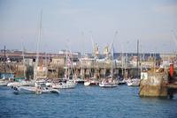 Einfahrt der Segelboote in Hafen St. Malo