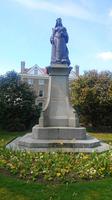 Guernsey, Candie Gardens, Statue von Queen Victoria 
